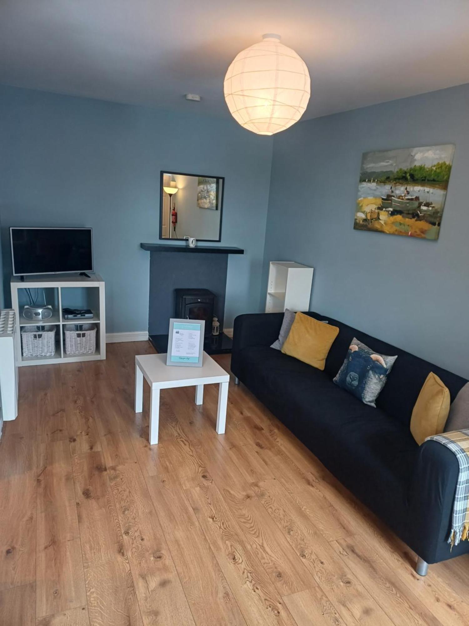 Clonbur House - Two Bedroom Village Apartment Galway Exterior foto