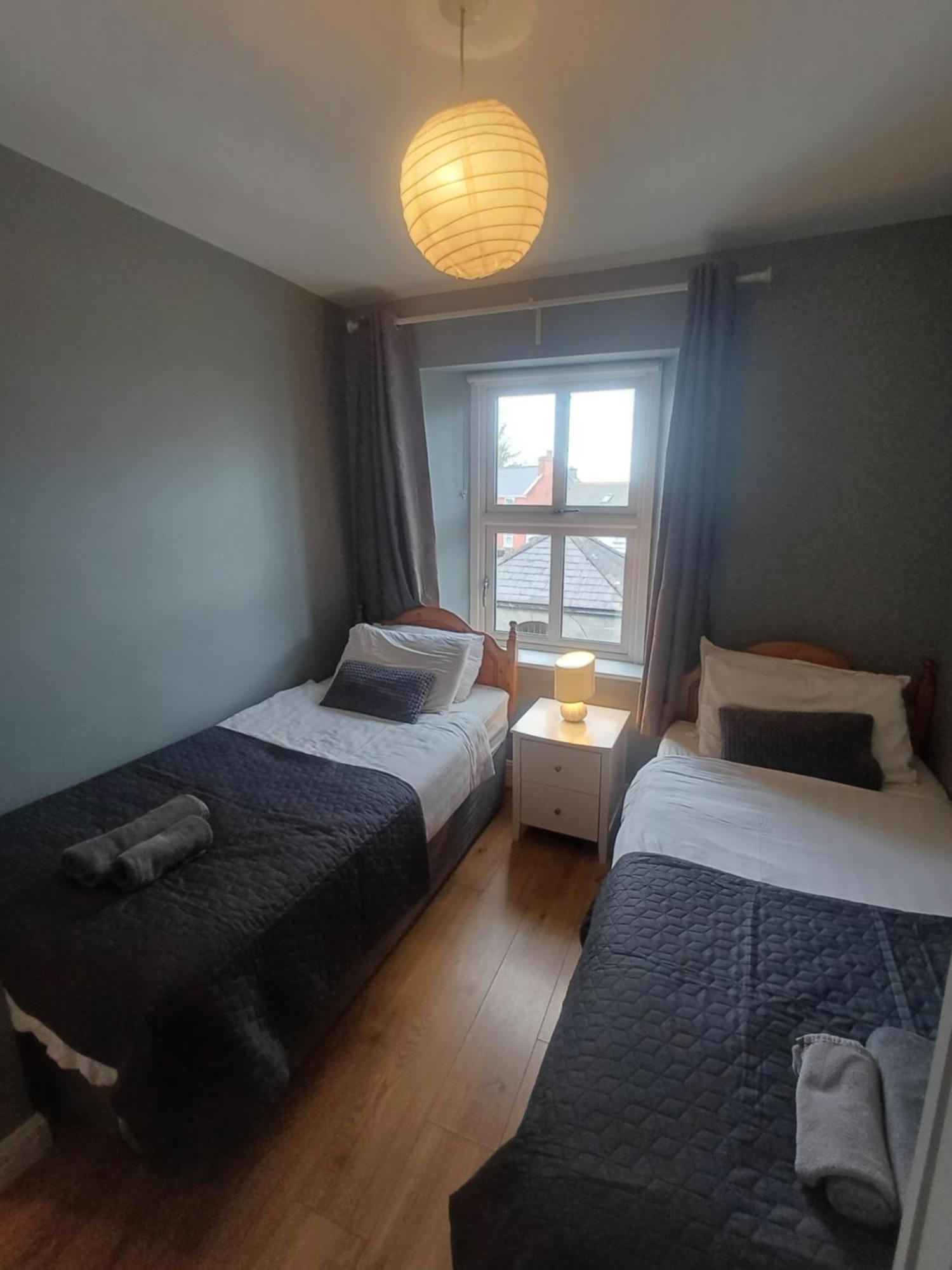 Clonbur House - Two Bedroom Village Apartment Galway Exterior foto